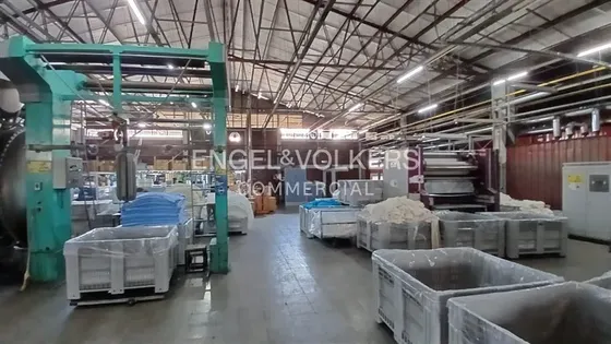Arriendo Bodega Más Oficinas 600 Kva 5.000 M2 Macul