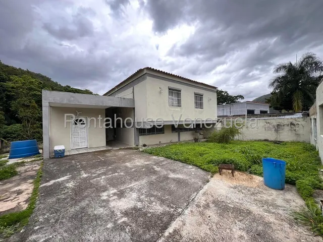 Casa En Venta Urb El Castaño Maracay Para Remodelar A Su Gusto Zona Exclusiva Kg:25-22715