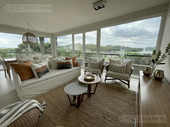 Espectacular Departamento Amoblado En Tandil.  Increíble Y Única Vista Al Dique Y A Toda La Ciudad.