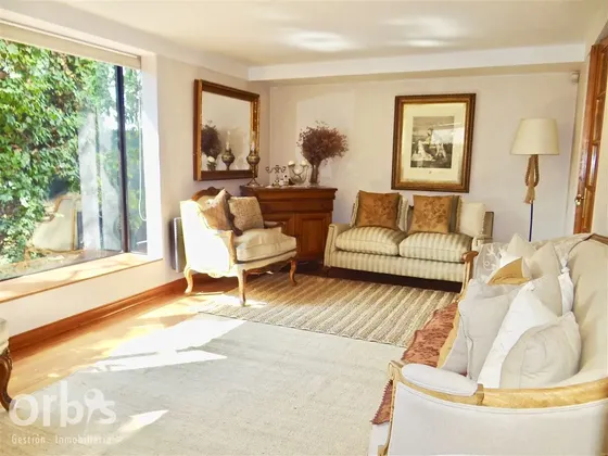 Casa En Venta De 5 Dorm. En Las Condes