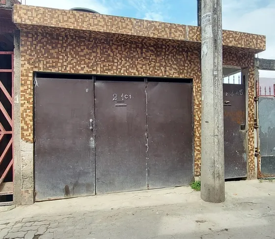 Vendo Casa Sobrado Com 3 Alugueis Sobrado Tem Tres Casas Todas Com Agua E Luz Independente Proximo A Tudo