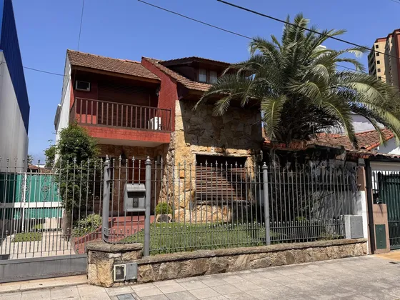 Chalet En 2 Plantas - Temperley Oeste