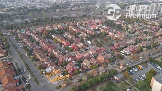 Casa En Venta De 4 Dorm. En Pudahuel