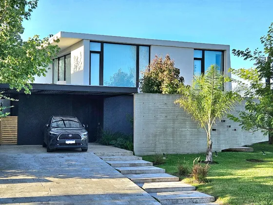 Venta Casa El Cantón A La Laguna Y Al Golf