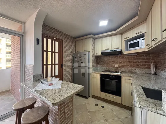 Comodo Apartamento En Alquiler En Lecheria Residencias Plaza Guaica
