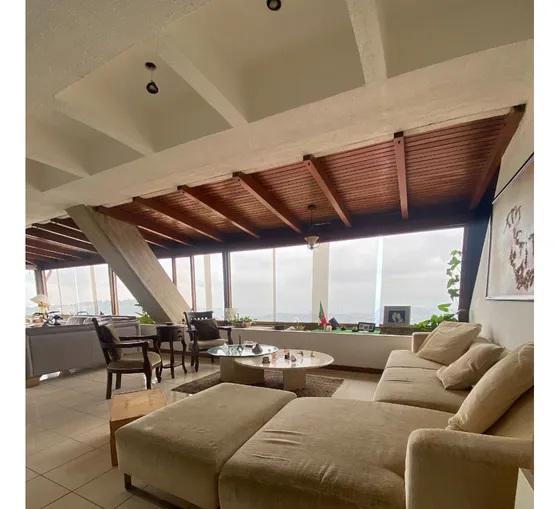 Pent House  En Venta 242 M2 - Urb. Manzanares