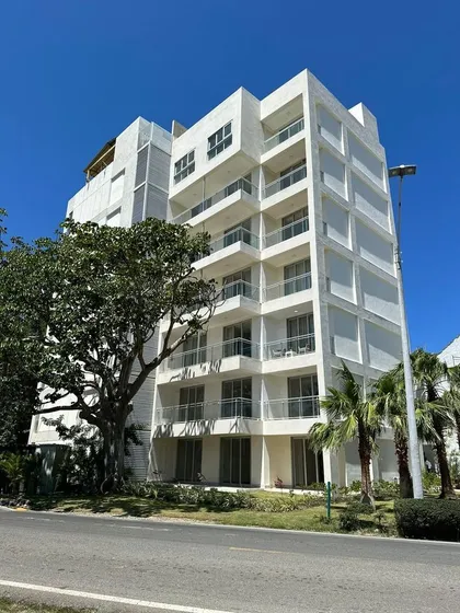 Apartamentos Nuevos Con 2 Habitaciones De Venta En Torre Frente Al Campo De Golf De Playa Dorada! [ Video Tour Disponible ]