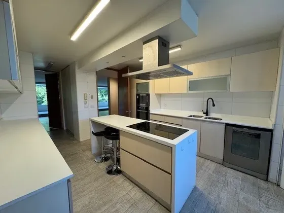 Elegante Y Amplio Departamento Con Gran Conectividad