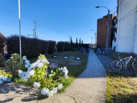 Excelente Departamento C/estac. En Cond Brisas De La Rivera 