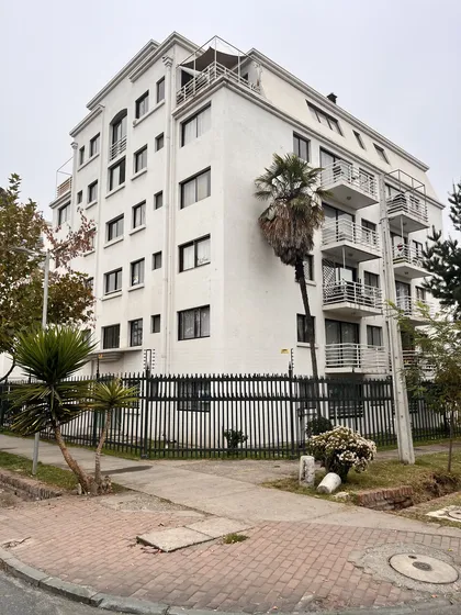 Se Vende Departamento En Barros Arana Y A Pasos Del Centro C