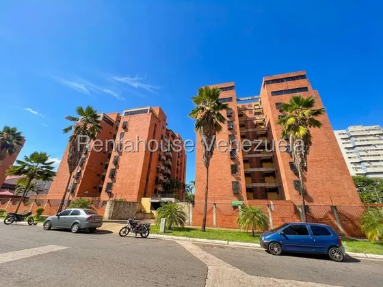 Apartamento En Venta En Base Aragua Planta Baja De 150 Metros Estef 27-615