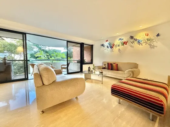 Apartamento En Venta 230 M2 Colinas De Valle Arriba
