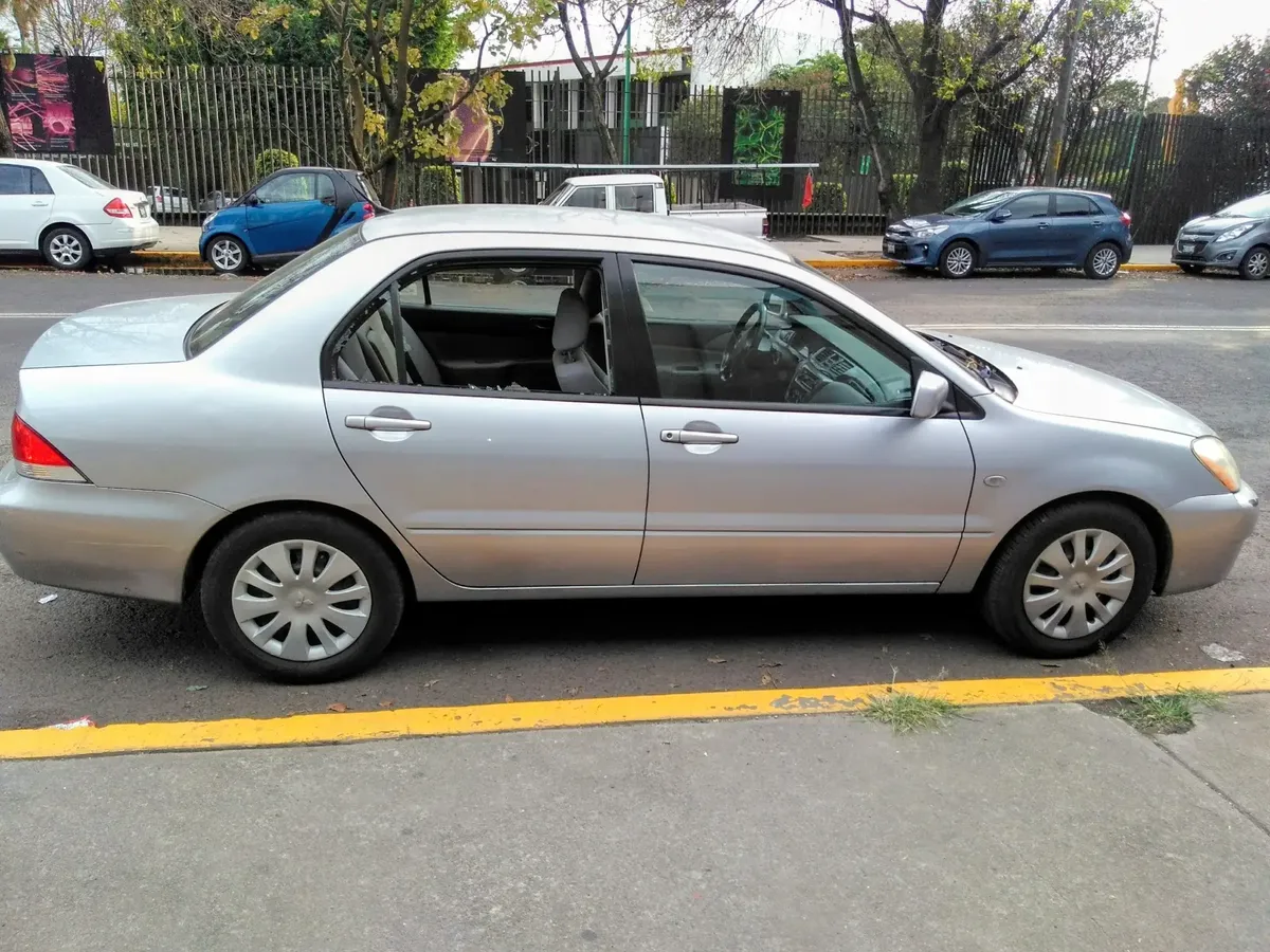 Mitsubishi Lancer 2.0 Es Aa Ee At