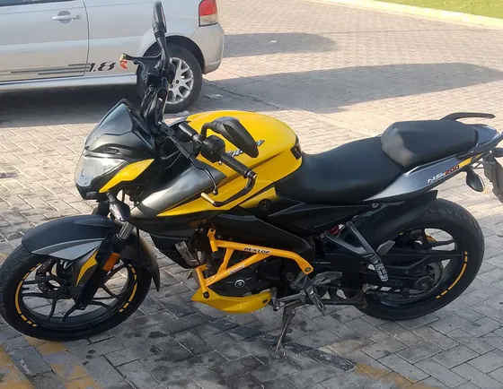 Bajaj Rouser Ns 200