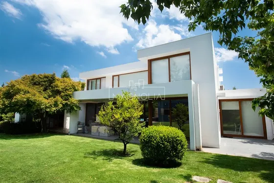 Casa En Venta De 5 Dorm. En Lo Barnechea