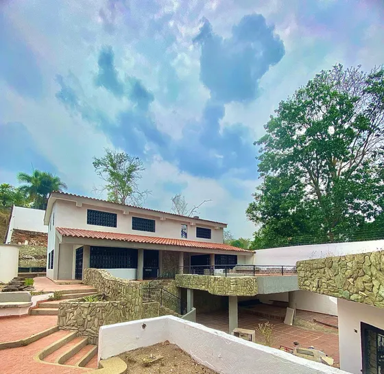 Yosmar Y Fernando Venden Casa En Urbanizacion Colinas De Guataparo 