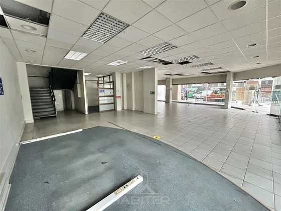 Amplio Local Comercial En Arriendo Centro De Temuco