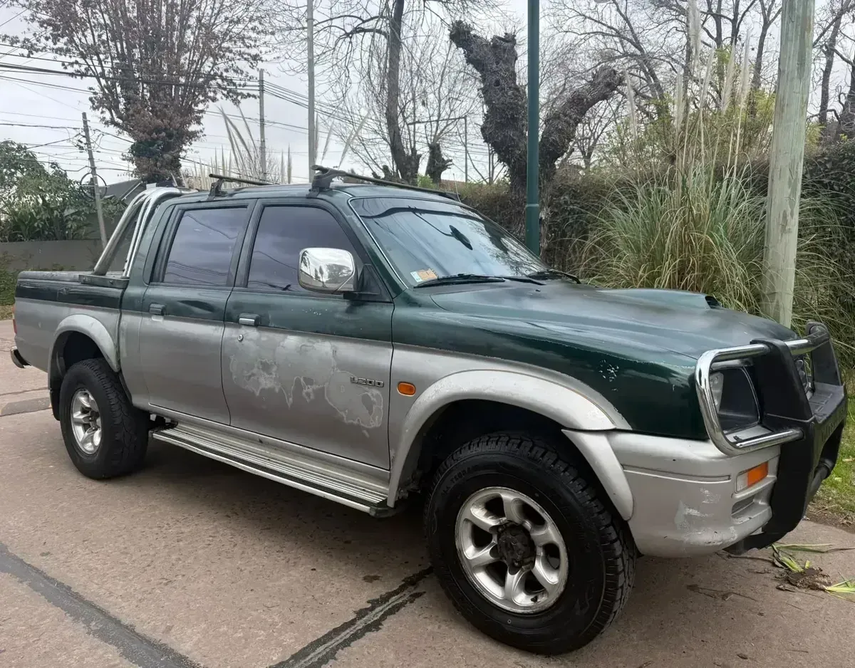 Mitsubishi L200 2.5 D/cab 4x4
