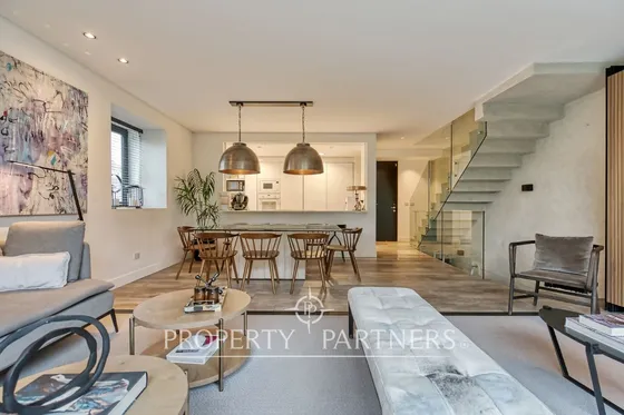 Espectacular Triplex Exclusivo Con Jardin Y Piscin...