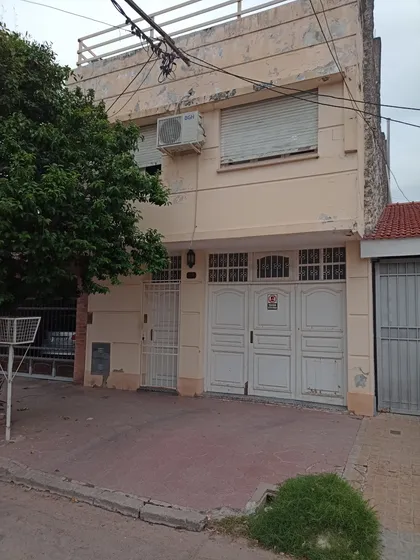 Dueño Vende Casa Centrica De 2 Plantas En Sgo. Del Estero 
