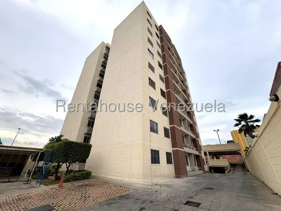 #*25-20027 Hermoso Apartamento En Venta Ubicado En Exclusivo Conjunto Privado Al Oeste, De Barquisimeto, Lara Adelaida Armeya 