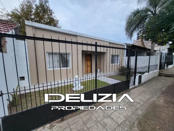 Venta De Casa En Castelar Norte