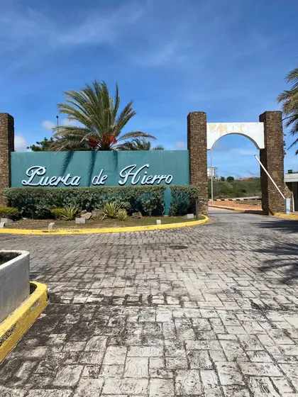 Terreno En Playa El Ángel, Urb. Puerta De Hierro. Ic-00600