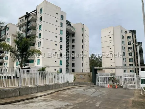 Ss: Vende Apartamento 25-9051 En La Lagunita Country Club De 133 M2, 2h/2b/2pe