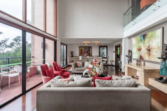 Casa En Venta En Bosque Medina. Cod V9808