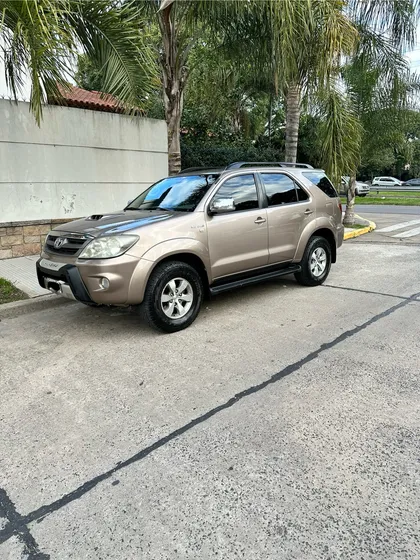 Toyota Hilux Sw4 3.0 Srv Cuero 4x4