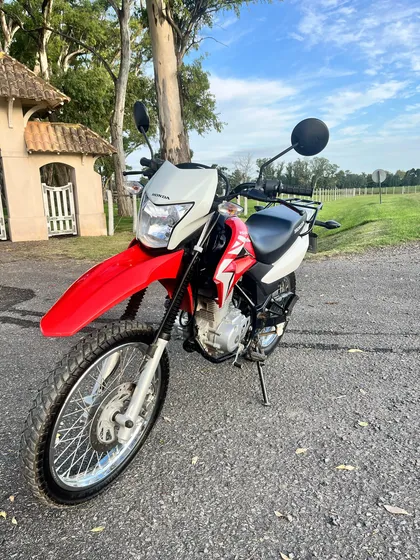 Honda Xr 150cc. Muy Poco Uso 7.000km Al Día Lista Para Tranf