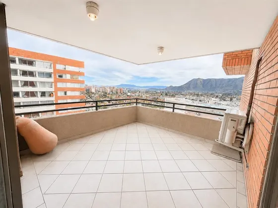 Departamento En Venta De 3 Dorm +servicio En Las Condes