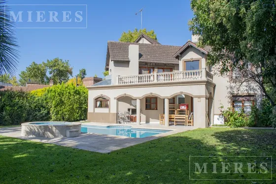 Excelente Casa Reciclada En Venta En Olivos Golf Club