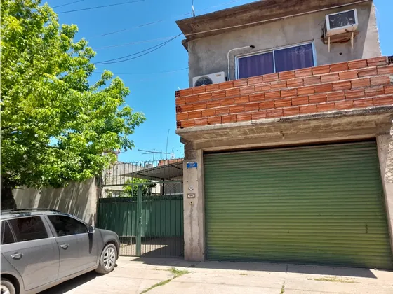 Casa Y Departamento En Venta. Parque Paso Del Rey