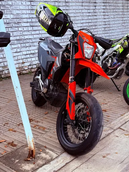 Supermotard 690 Smc R 2021 Al Día De Impuestos Y Papeles