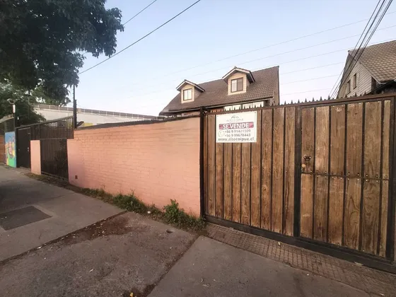 Se Vende Casa De Tres Pisos En Condominio Doña Inés