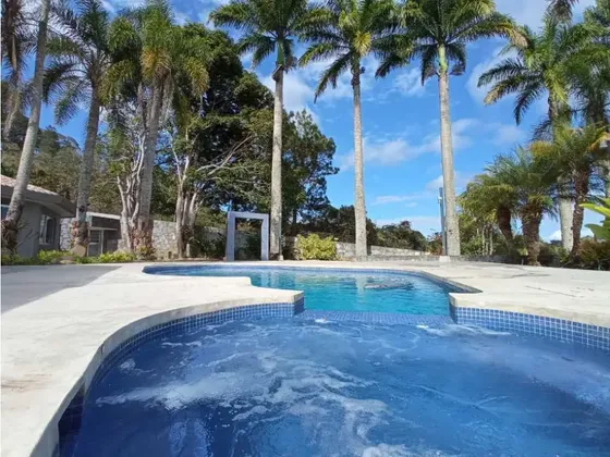 Se Vende Casa 900 M² 6h/7b/10pe La Lagunita