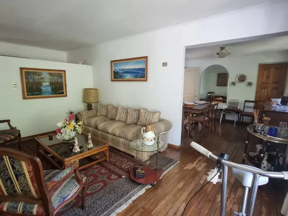 Gran Y Hermosa Casa. Excelente Ubicacion Y Estado.