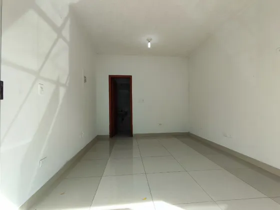 Local En Arriendo En Quinta Oriental. Cod A27302