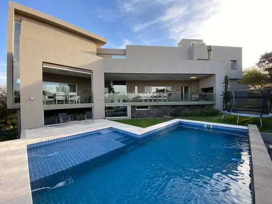 Country La Rufina - Venta Casa 4/5 Dorm. Categoría
