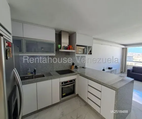 El Encantado, Humboldt ¡descubre Tu Nuevo Hogar! Hermoso Apartamento En Alquiler Con Vista A La Montaña: Tranquilidad, Comodidad Y Espacios Cautivantes Esperan Por Ti, ¡listo Para Recibir Tu Equipaje!