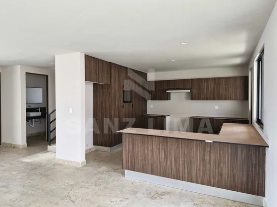 Urquijo Residencial: Casa Cantabria, Elegante, Amplios Espacios, Finos Acabados.