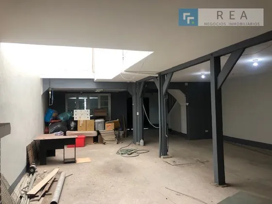 Bodega Comercial En Venta En Recoleta Sector Av.einstein