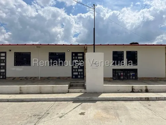 Fredxia Castillo Vende Linda Y Acogedora Casa En Quibor # 25-19947