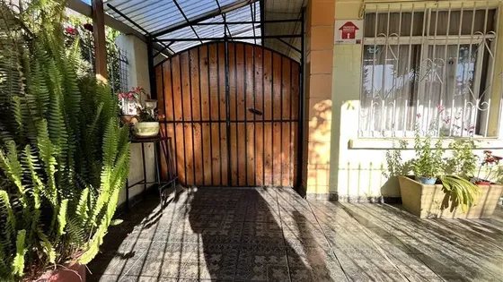 Casa En Arriendo De 4 Dorm. En Estación Central