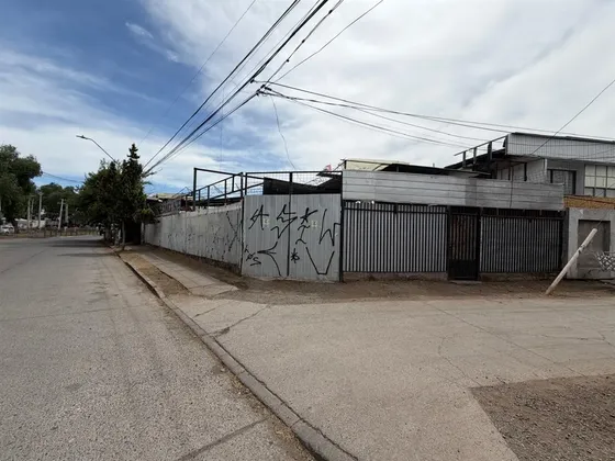Casa En Venta De 2 Dorm. En Maipú