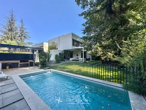 Casa En Arriendo De 5 Dorm. En Las Condes