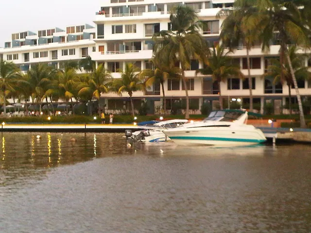 En Venta Apto. Duplex En Pb Con Amplia Terraza En Conj. Res. Plaza Marina
