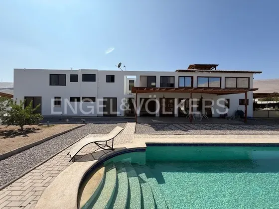 Hermosa Casa De Dos Niveles En Azapa
