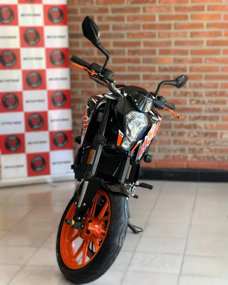 Ktm Duke 200  Año 2023  13.600 Km